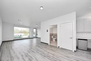 18716 Centro Main St, Shenandoah, TX 77385 - Photo 7