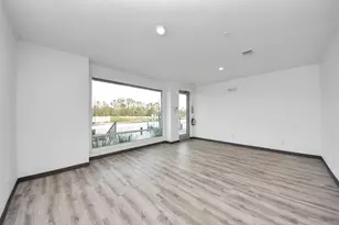 18716 Centro Main St, Shenandoah, TX 77385 - Photo 3