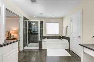 2607 Enclave At Shady Acres Ct, Houston, TX 77008 - Photo 25