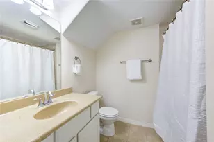 2607 Enclave At Shady Acres Ct, Houston, TX 77008 - Photo 9