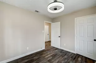 418 S Kansas St, La Porte, TX 77571 - Photo 19