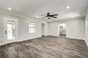 418 S Kansas St, La Porte, TX 77571 - Photo 25