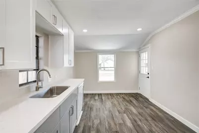418 S Kansas Street, La Porte, TX 77571 - Photo 9