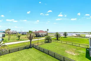 1319 Middle St, Surfside Beach, TX 77541 - Photo 3