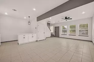 8306 Tidwell Rd, Houston, TX 77028 - Photo 9