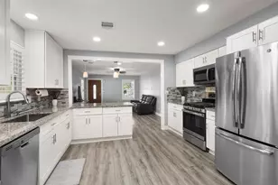 6910 Cayton St, Houston, TX 77061 - Photo 15