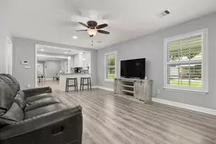 6910 Cayton St, Houston, TX 77061 - Photo 13