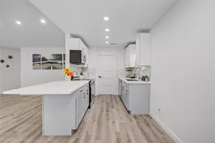 5742 Cartagena St, Houston, TX 77035 - Photo 13