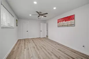 5742 Cartagena St, Houston, TX 77035 - Photo 23