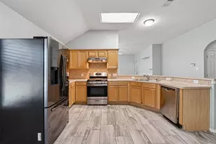 12015 Cottage Elm Ct, Houston, TX 77089 - Photo 9