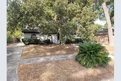 7211 Deep Forest Drive, Houston, TX 77088 - Photo 9
