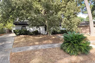 7211 Deep Forest Dr, Houston, TX 77088 - Photo 9