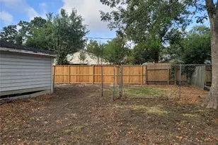 7211 Deep Forest Dr, Houston, TX 77088 - Photo 7