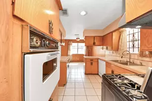 8130 Juliabora St, Houston, TX 77017 - Photo 17