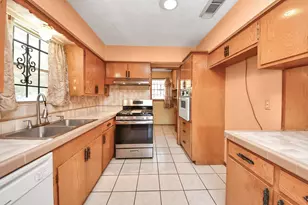 8130 Juliabora St, Houston, TX 77017 - Photo 19