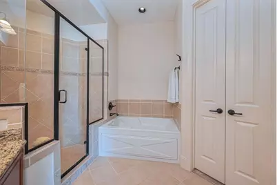 58 Briar Hollow Lane #303, Houston, TX 77027 - Photo 21
