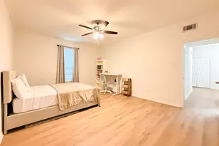 2255 Braeswood Park Dr, Houston, TX 77030 - Photo 11