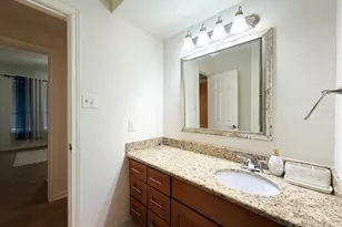 2255 Braeswood Park Dr, Houston, TX 77030 - Photo 15