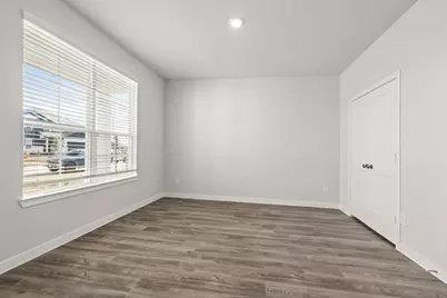 130 Water Grass Trail, Clute, TX 77531 - Photo 5