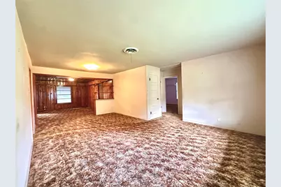 307 E Walnut Avenue, Winnie, TX 77665 - Photo 3