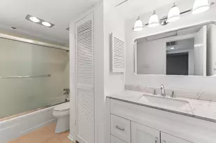 2224 S Piney Point Rd, Houston, TX 77063 - Photo 13