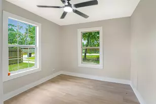 5313 Firnat St, Houston, TX 77016 - Photo 9