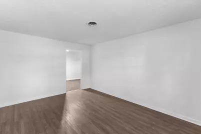 8002 Woodlyn Road, Houston, TX 77028 - Photo 5