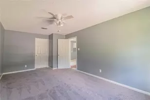 5407 Thrush Dr, Houston, TX 77033 - Photo 5