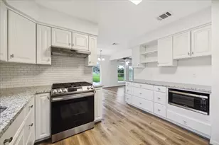 5423 Bent Bough Ln, Houston, TX 77088 - Photo 17