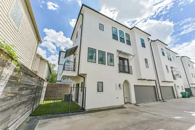 1039 W 24th Street, Houston, TX 77008 - Photo 1