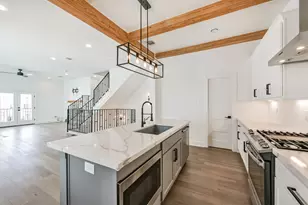 1039 W 24th St, Houston, TX 77008 - Photo 11