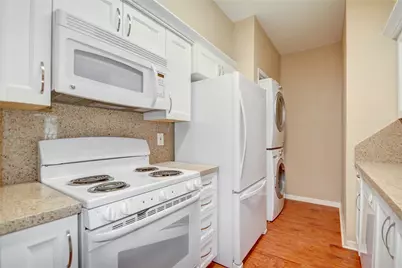 1818 Augusta Drive #11, Houston, TX 77057 - Photo 9