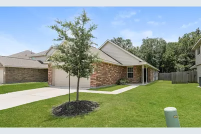 8526 Middleton Oaks Circle, Houston, TX 77028 - Photo 3