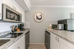 6300 Seawall Blvd, Galveston, TX 77551 - Photo 15