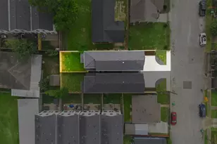 1305 Amundsen St N, Houston, TX 77009 - Photo 25