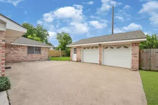 4910 Teton St, Houston, TX 77033 - Photo 27