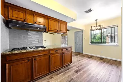 4910 Teton Street, Houston, TX 77033 - Photo 9