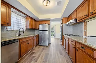 4910 Teton St, Houston, TX 77033 - Photo 11