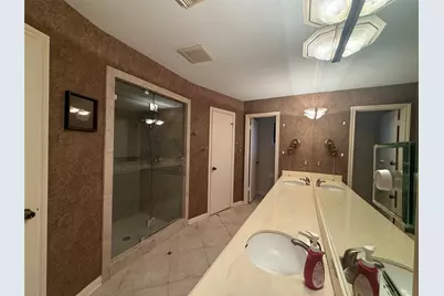 7718 Lacy Hill Drive, Houston, TX 77036 - Photo 23