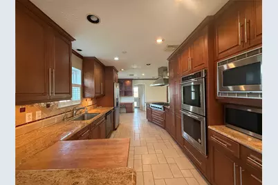7718 Lacy Hill Drive, Houston, TX 77036 - Photo 13