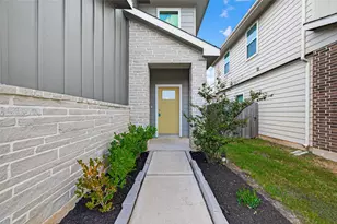 12712 Oxford Gate Dr, Houston, TX 77047 - Photo 1