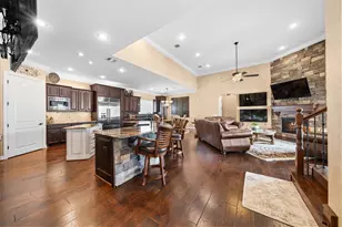 5127 Wheaton Park Dr, Sugar Land, TX 77479 - Photo 11