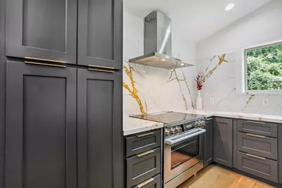 4543 Warm Springs Road, Houston, TX 77035 - Photo 11