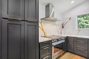 4543 Warm Springs Rd, Houston, TX 77035 - Photo 11