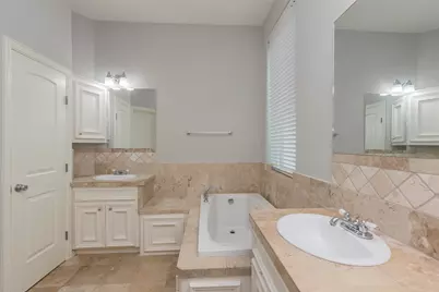 2701 Helena Street #401, Houston, TX 77006 - Photo 11