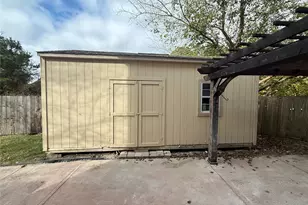 14151 Astonshire Ln, Houston, TX 77014 - Photo 39