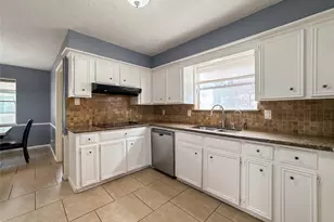 1403 Corral Dr, Houston, TX 77090 - Photo 9