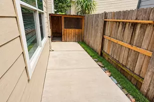 3735 W Ashford Villa Ln, Houston, TX 77082 - Photo 29