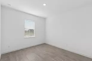 12302 Old Fashion Cir, Mont Belvieu, TX 77535 - Photo 5