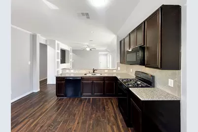 10307 Solitude Way, Houston, TX 77044 - Photo 9